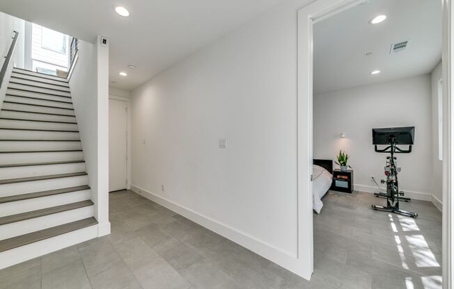 Modern and Spacious Newly Built Townhome near Cedar Springs Neighborhood