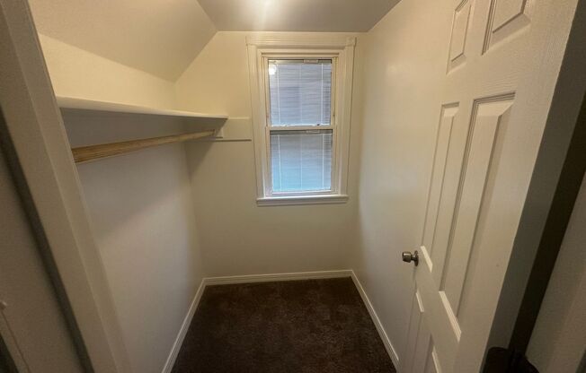 3 beds, 1 bath, $1,600