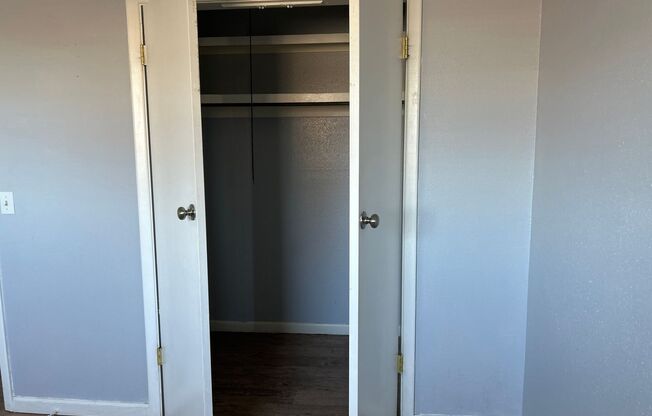 3 beds, 1 bath, 1,172 sqft, $1,000, Unit G:1921-1