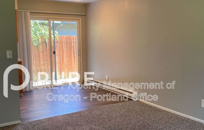 1049 SE Walnut St. #1-22