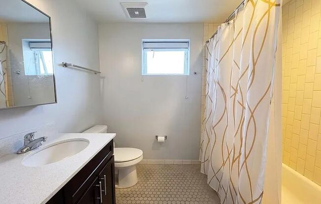 2 beds, 1 bath, 900 sqft, $2,500, Unit 6954-221