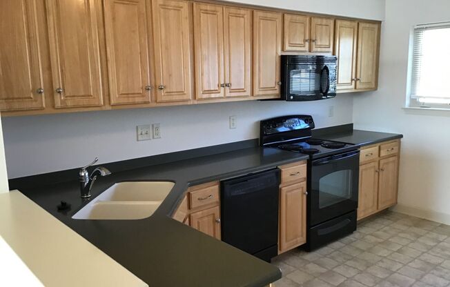 2 beds, 2 baths, 1,318 sqft, $1,625, Unit VI01142