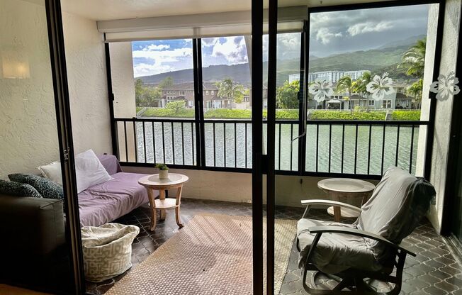 1 bed, 2 baths, $4,300
