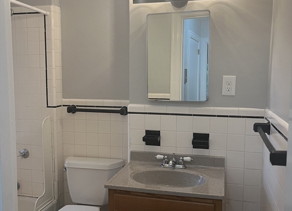 Studio, 1 bath, 650 sqft, $2,350, Unit 29