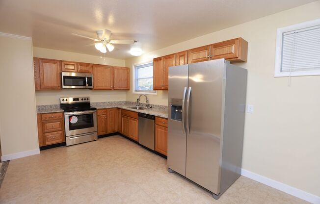 3 beds, 1 bath, $1,650