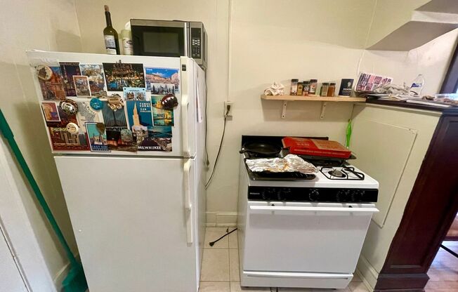 1 bed, 1 bath, $995, Unit 26