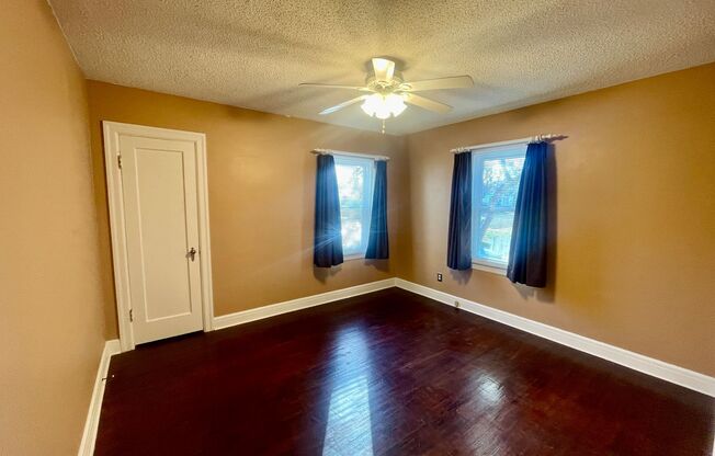 2 beds, 1 bath, $1,200