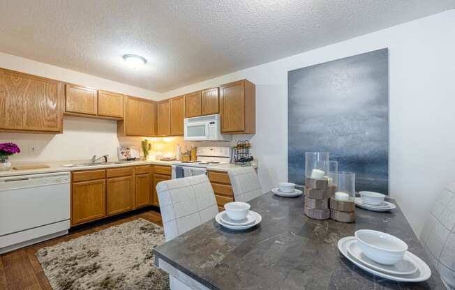 Apartment Home with Kitchen and dining area