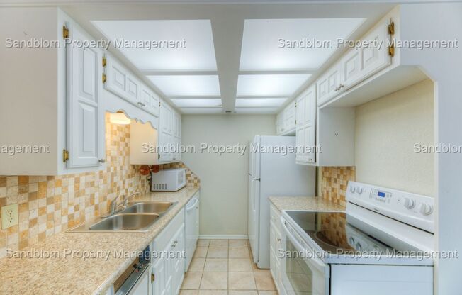 2 beds, 1.5 baths, $1,275