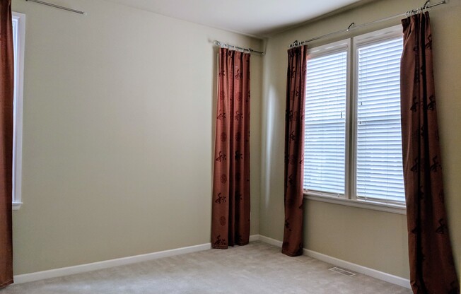 Beautiful 3 Bed 2.5 Bath 2 Story in Kirkland