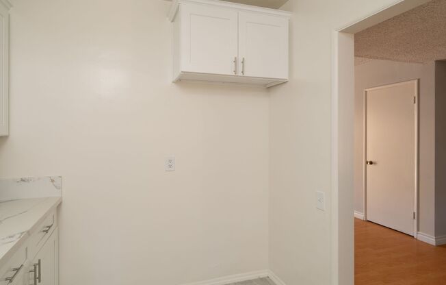 2 beds, 1 bath, 955 sqft, $2,600, Unit 12