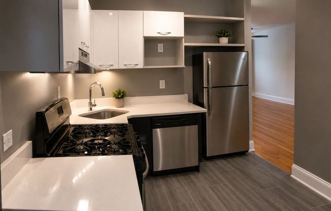 639 W. CORNELIA