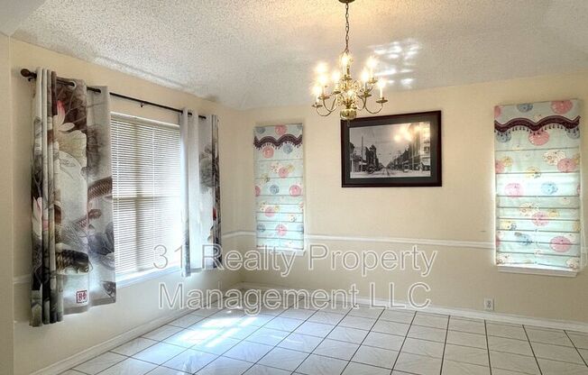 1307 EDINBORO LN