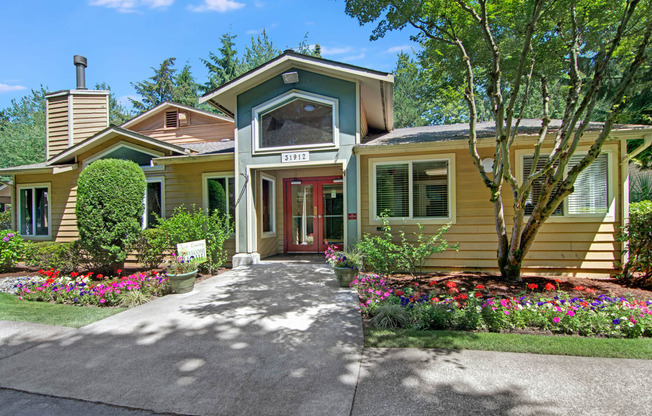 Ridge and Shores Exterior Apartments in Federal Way, WA