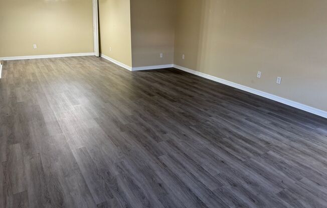 Large one bedroom condo near Full Sail/UCF