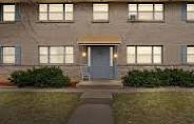 7230 W Lakefield