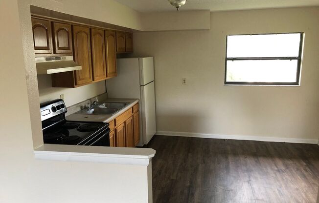 NICE 2BR/1BA Top Floor Apartments! Water & Sewer included! NO APPLICATION FEE!