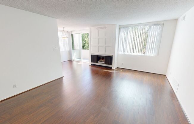 WET - Royal Wetherly