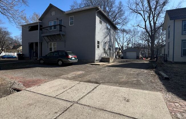 1 bed, 1 bath, 650 sqft, $565, Unit Unit 3