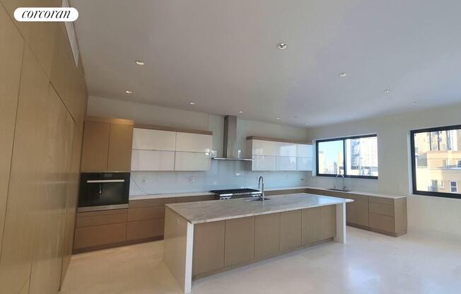 6 beds, 4.5 baths, 6,000 sqft, $55,000, Unit PHA