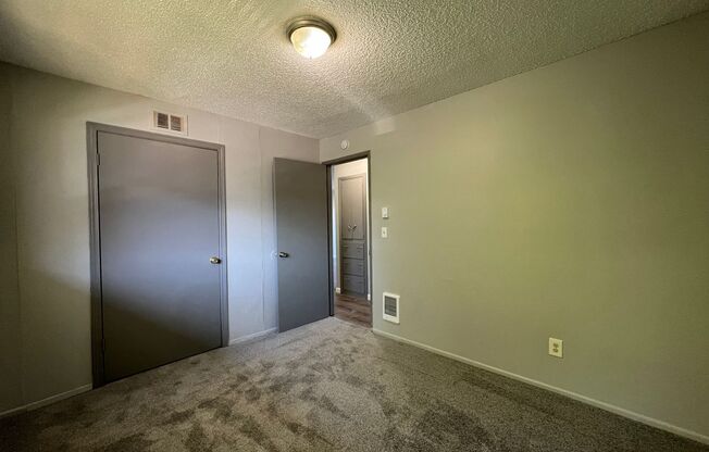 2 beds, 1 bath, 750 sqft, $1,475, Unit 08