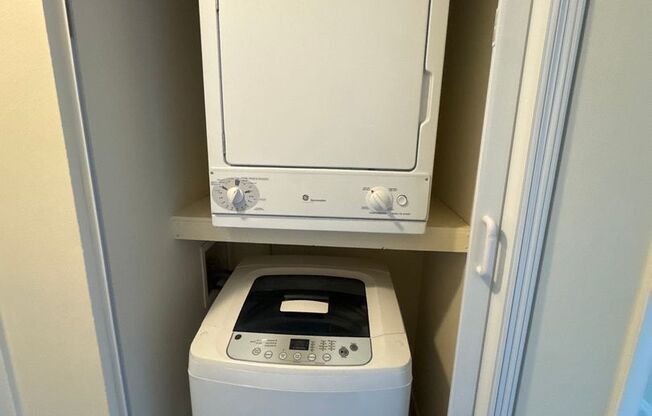 3 beds, 2 baths, 1,152 sqft, $2,300, Unit 14209 #301