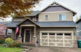 Craftsman style home located in Newberg