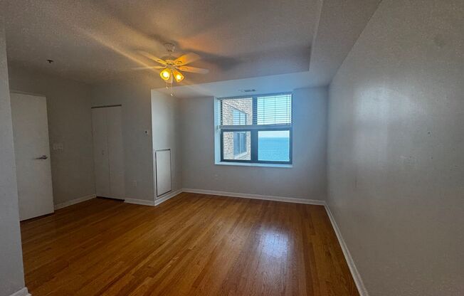 2 beds, 2 baths, $2,400, Unit 401
