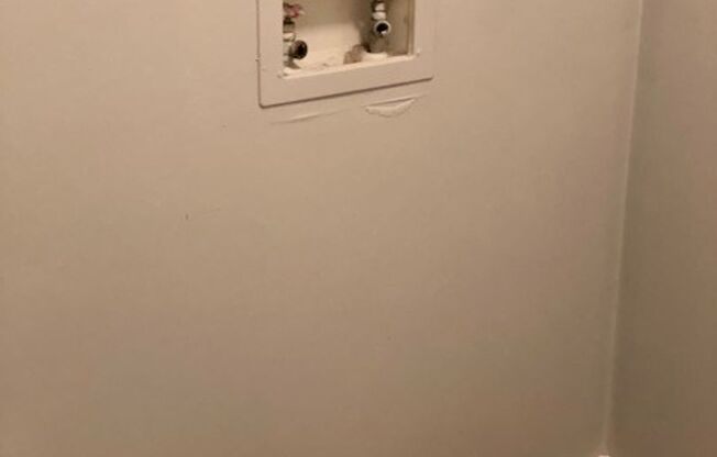 3 beds, 2 baths, 1,260 sqft, $1,250