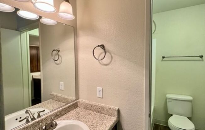 1 bed, 1 bath, 700 sqft, $1,500, Unit 50