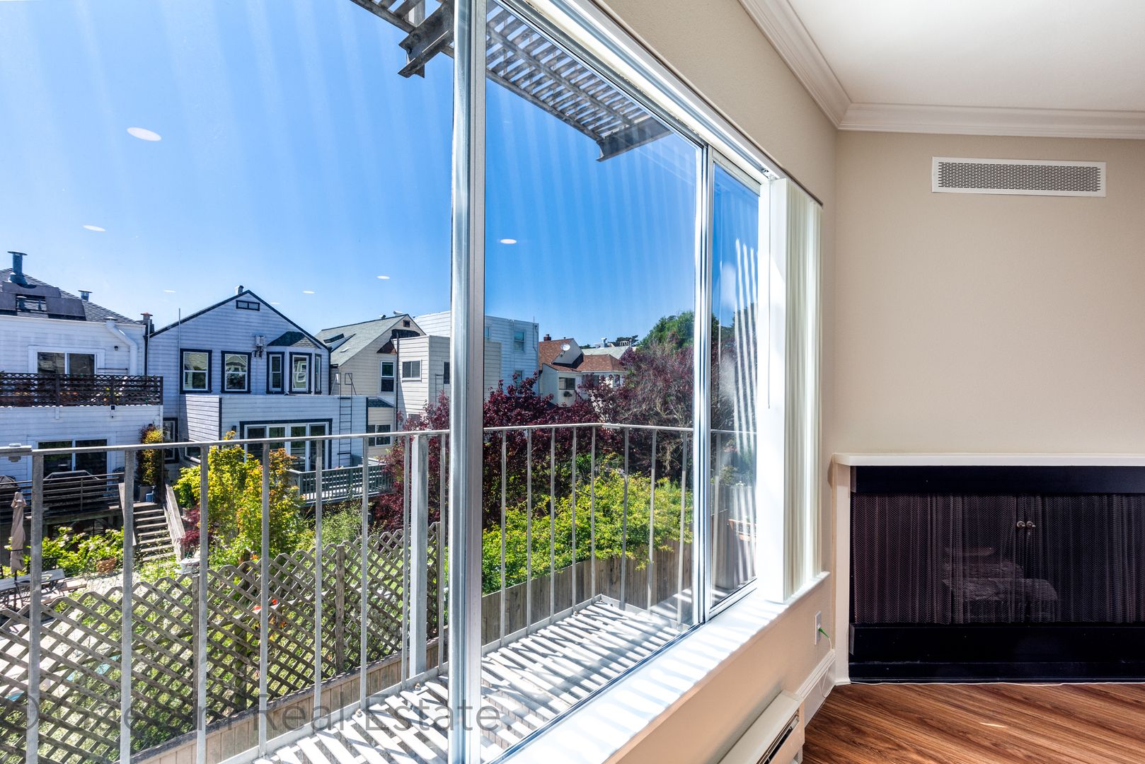 1245 10th Avenue (993r)