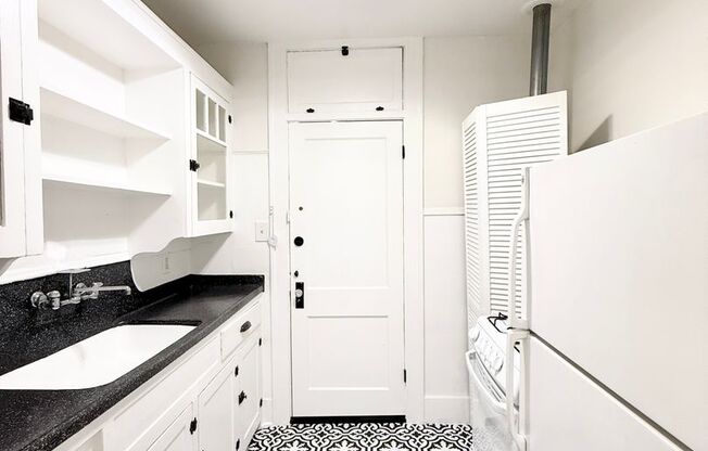 1 bed, 1 bath, $1,075, Unit B2616