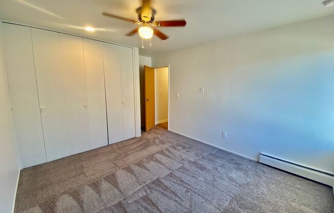 2 beds, 1 bath, 1,000 sqft, $1,295, Unit 301