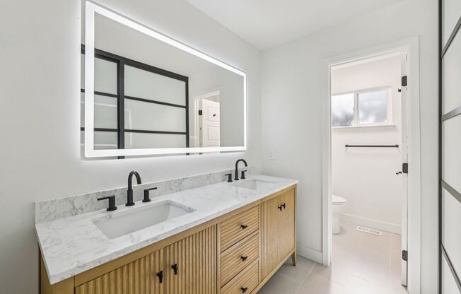 4 beds, 2 baths, $6,495