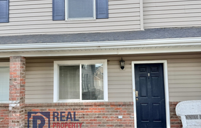 3 Bed 1.5 Bath townhouse - 1 car garage