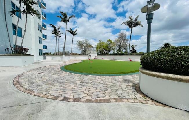 2 beds, 2 baths, 954 sqft, $2,500