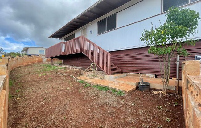 Makakilo - 4 bedroom, 2 bath House w/ large patio - Avail now!