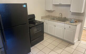 2 beds, 1 bath, $1,350, Unit Unit 5