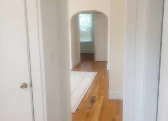 84 ROSLINDALE AVE