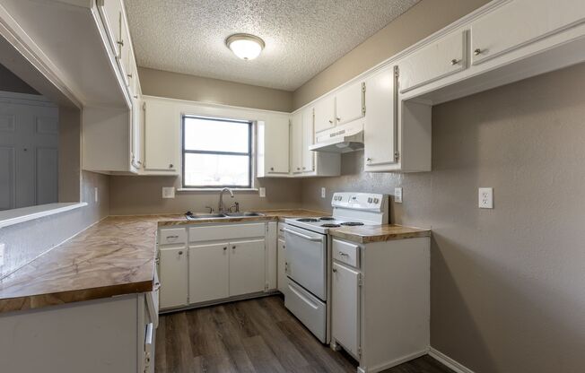 2 beds, 1 bath, $950