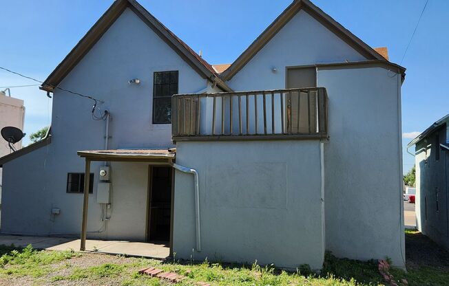 ALL PROSPECTIVE TENANTS MUST SUBMIT A $58 NON-REFUNDABLE APPLICATION FEE PER APPLICANT ONLINE AND BE PRE-QUALIFIED PRIOR TO ANY SHOWINGS Apply online at: puebloarearentals.com Application process could take up to 3 business days Managed By: Larry Turner