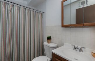 1 bed, 1 bath, 650 sqft, $600, Unit 3515 N Main Street Apt 5