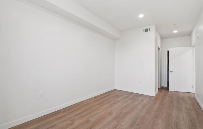 2 beds, 2 baths, 1,079 sqft, $2,850, Unit 207