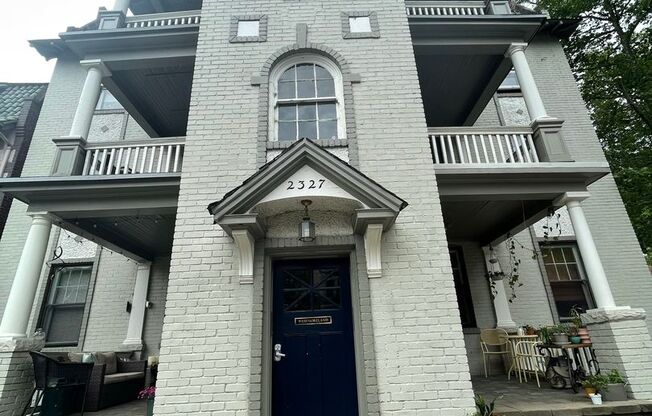 2 beds, 1 bath, $1,595, Unit Apt. 05