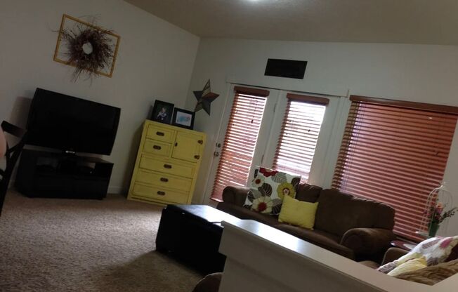 2 beds, 2 baths, $2,000