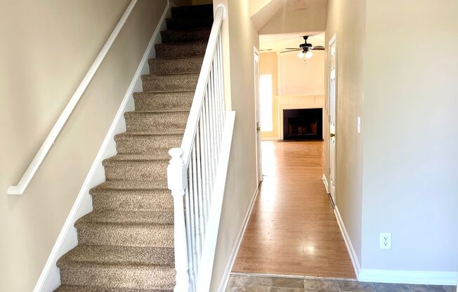 Introducing a charming 3-bedroom, 2.5-bathroom townhouse located in Lithonia, GA.