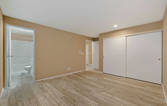 3 beds, 2 baths, $2,545, Unit # F1