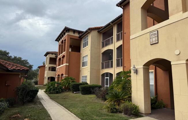 5506 Metrowest Blvd Apt. 201