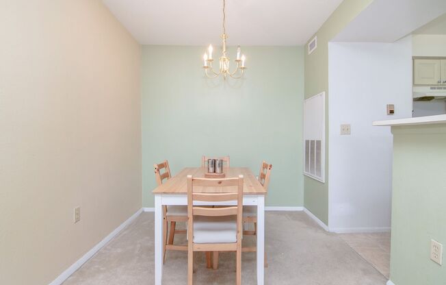MOVE IN BY 9/30 AND GET $500 OFF YOUR FIRST MONTH"S RENT!!! Cozy 1 Bed/ 1 Bath Condo for rent @ Blossom Park Villas in Kissimmee