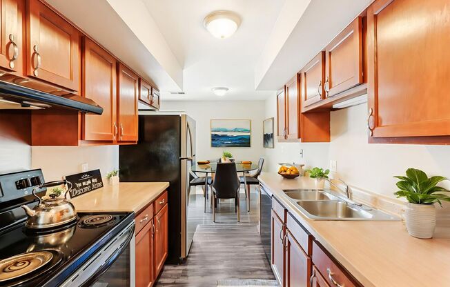 2 beds, 1 bath, 960 sqft, $969, Unit 3